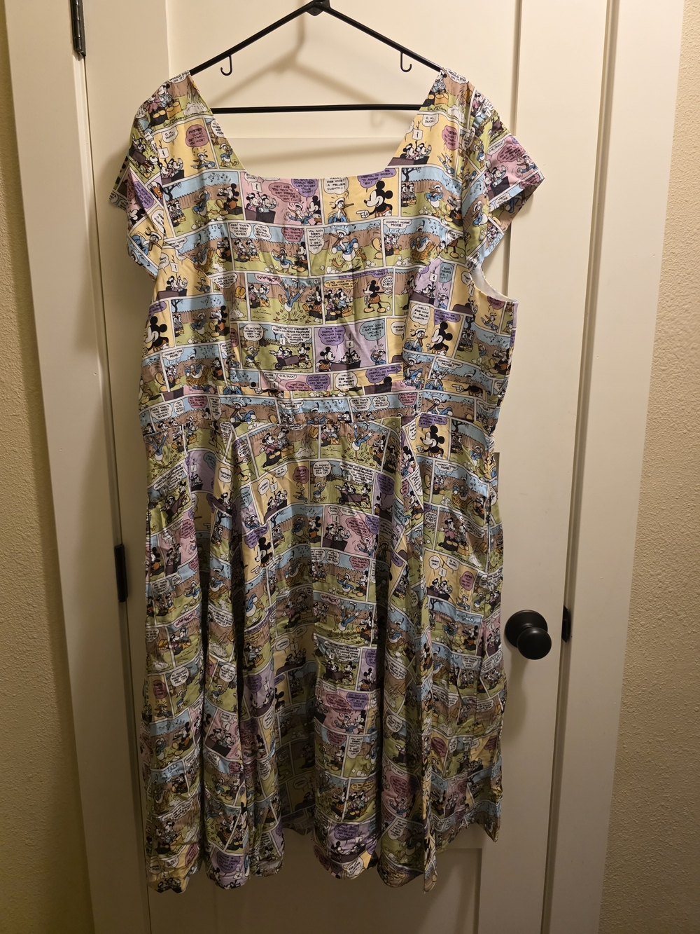 Disney 4x Mickey Mouse And Friends Comic-Strip Fit & Flare Midi Dress
